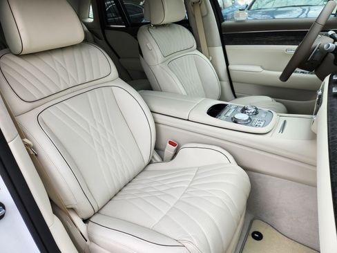 Used 2025 Genesis G90 3.5T image 15