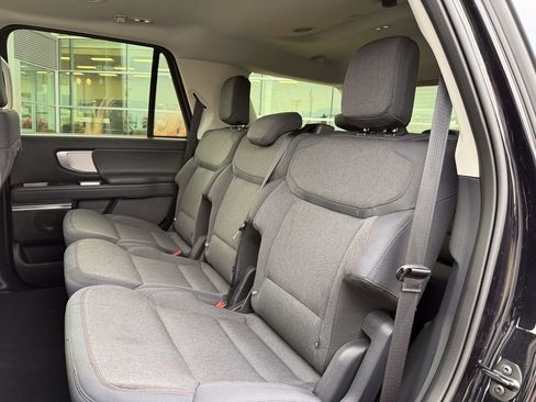 Used 2025 Ford Expedition Active image 14