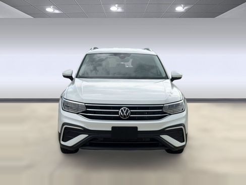 Used 2023 Volkswagen Tiguan SE FWD image 6
