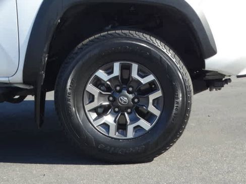 Used 2023 Toyota Tacoma TRD Off-Road w/ TRD Premium Off Road Package image 8