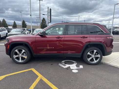Used 2023 Jeep Grand Cherokee Limited AWD/4WD image 6