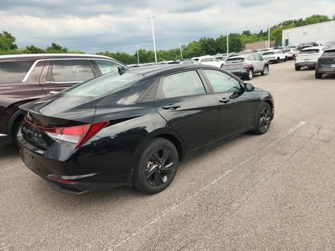 Used 2023 Hyundai Elantra SEL FWD image 6