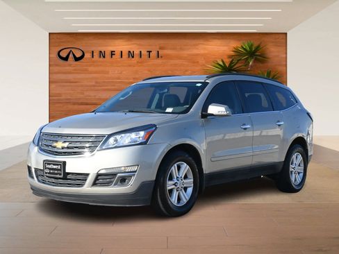 Used 2014 Chevrolet Traverse LT image 1