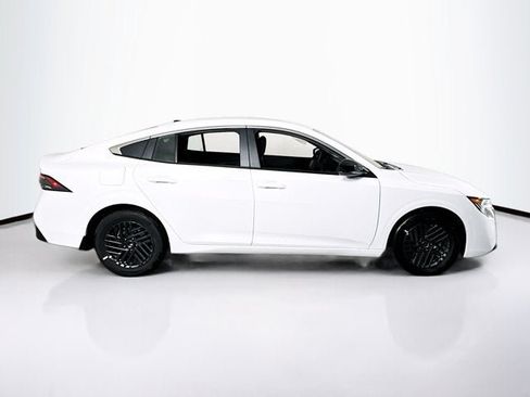 New 2026 Nissan Sentra SV w/ SV Convenience Package FWD image 4