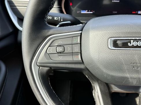 New 2025 Jeep Grand Cherokee L Altitude RWD image 21