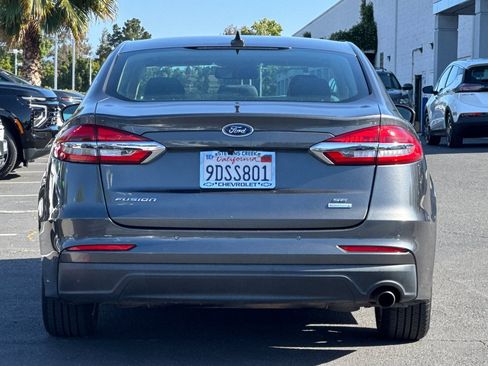 Used 2020 Ford Fusion SE FWD image 6