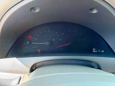 Used 2010 Toyota Camry LE image 33