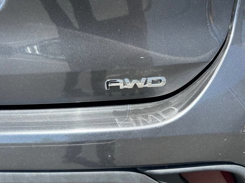 Used 2020 Toyota Highlander L AWD/4WD image 6