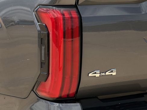 Used 2022 Toyota Tundra Limited AWD/4WD image 11