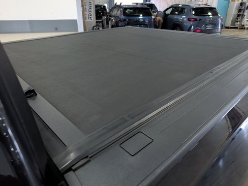 Used 2021 GMC Canyon Denali image 7