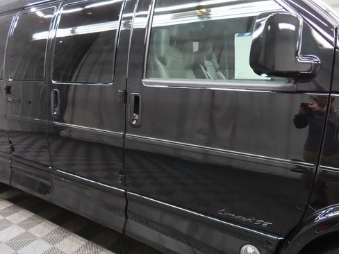 Used 2022 GMC Savana 2500 Work Van w/ Enhanced Convenience Package image 29