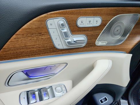 Certified 2025 Mercedes-Benz GLS 450 4MATIC image 25