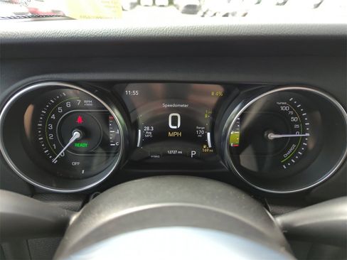 Used 2023 Jeep Wrangler Unlimited Sahara w/ Cold Weather Group image 38