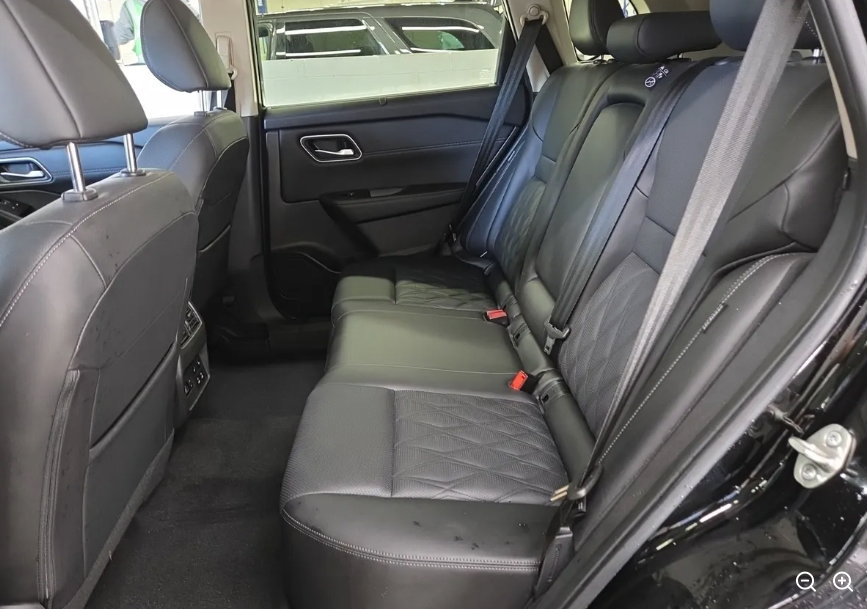 Used 2024 Nissan Rogue Platinum w/ Platinum Premium Package AWD/4WD image 13