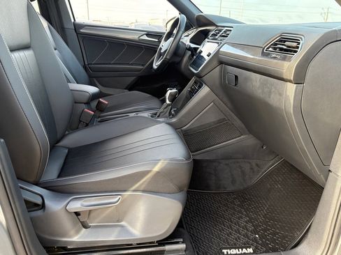 Used 2024 Volkswagen Tiguan SE R-Line image 38