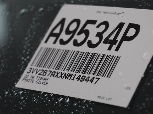 Certified 2022 Volkswagen Tiguan SE image 22