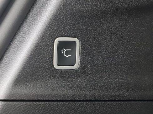 New 2026 Chrysler Pacifica Select image 9