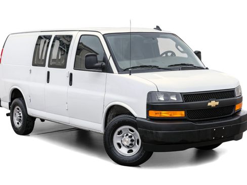 Used 2021 Chevrolet Express 2500 w/ Driver Convenience Package image 5
