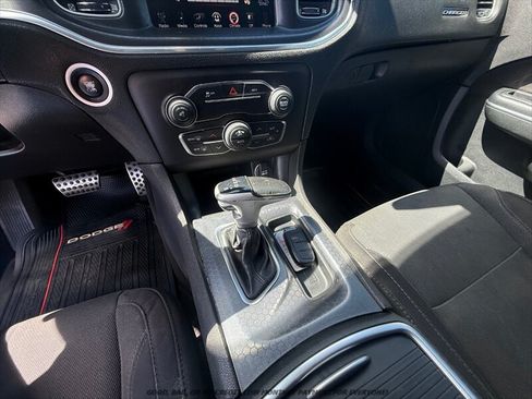 Used 2015 Dodge Charger SXT RWD image 25