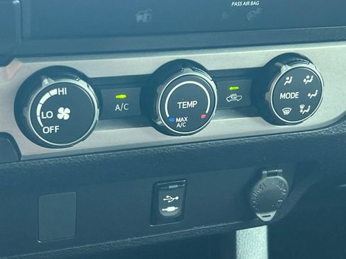 Used 2019 Toyota Tacoma SR w/ SR Convenience Package AWD/4WD image 16