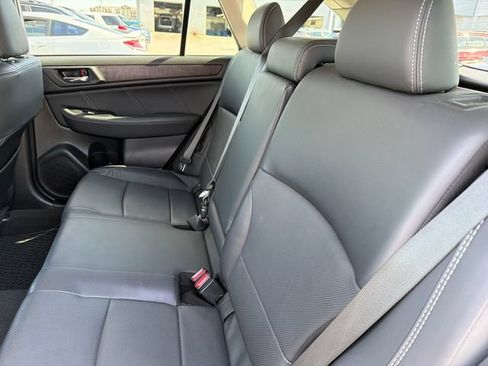 Used 2019 Subaru Outback 2.5i Limited AWD/4WD image 23