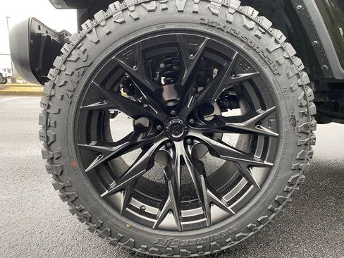 Used 2023 Jeep Gladiator Overland image 42