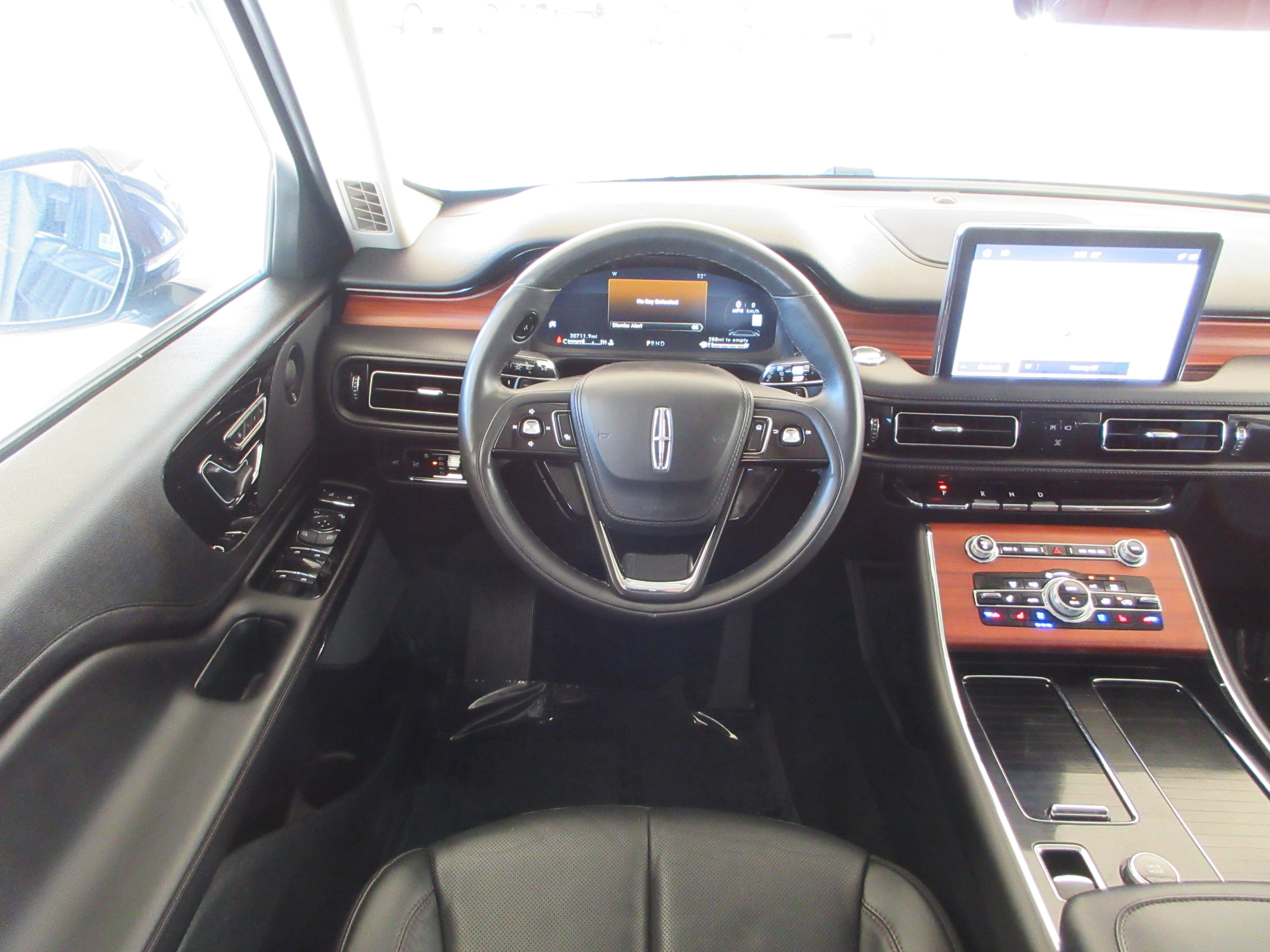 Used 2024 Lincoln Aviator Reserve AWD/4WD image 37