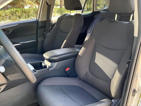 Used 2024 Toyota RAV4 LE image 18