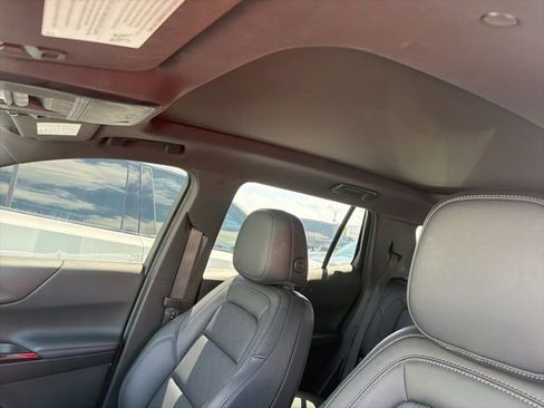 Used 2025 Chevrolet Equinox LT w/ Convenience Package II image 14