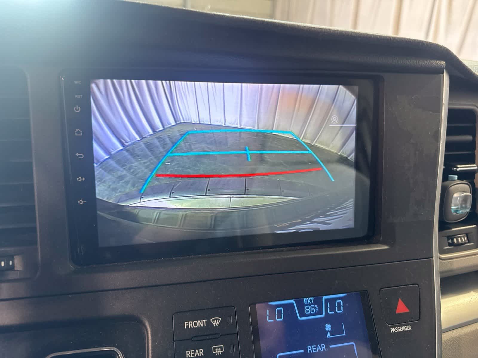 Used 2016 Toyota Sienna LE FWD image 25
