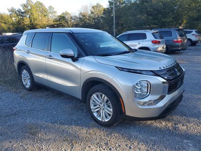Used 2023 Mitsubishi Outlander ES