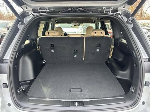 New 2025 Jeep Grand Cherokee Limited image 4