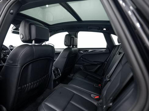 Certified 2026 Porsche Macan Turbo AWD/4WD image 21