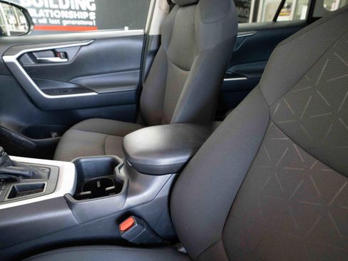 Used 2024 Toyota RAV4 XLE FWD image 10