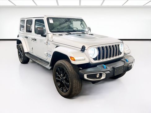 Used 2024 Jeep Wrangler Unlimited Sahara w/ Safety Group AWD/4WD image 3