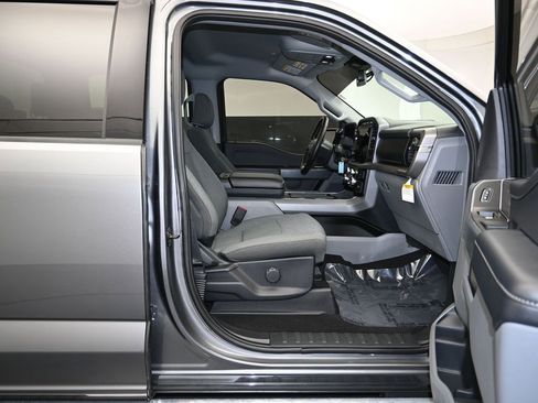 Used 2024 Ford F150 XLT w/ Mobile Office Package image 27