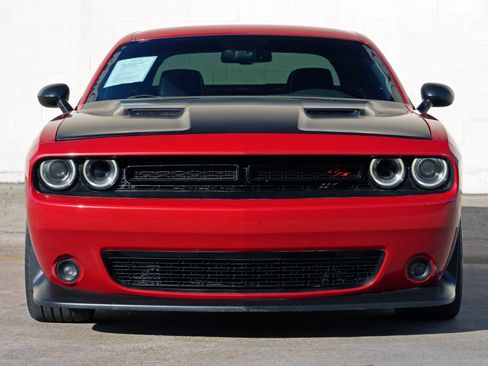 Used 2016 Dodge Challenger R/T Scat Pack w/ Leather Interior Group RWD image 6