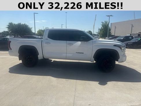 Used 2025 Toyota Tundra Limited AWD/4WD image 2