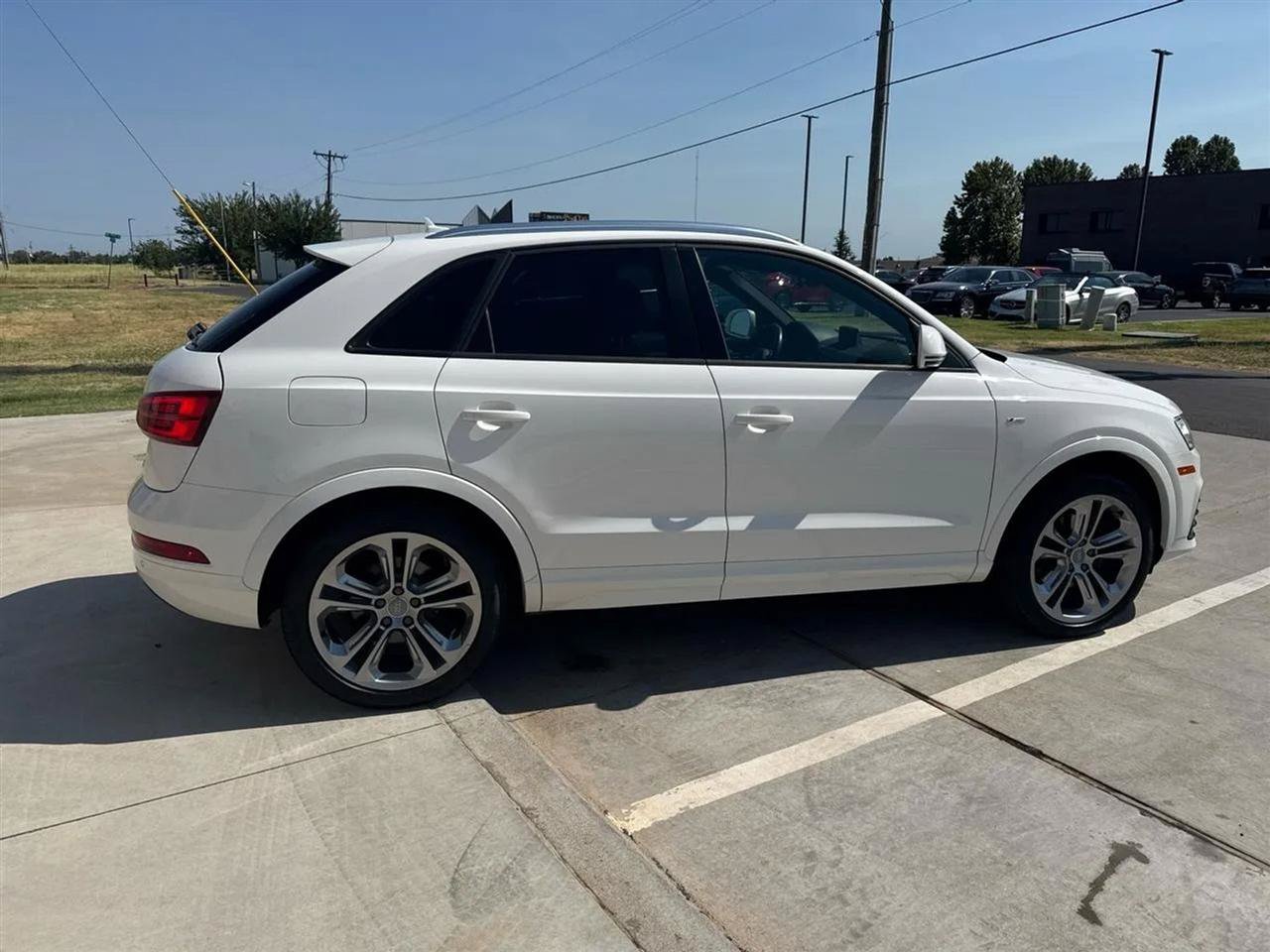 Used 2018 Audi Q3 2.0T Premium w/ Convenience Package FWD image 10