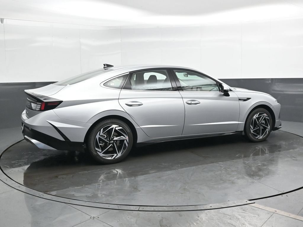 New 2026 Hyundai Sonata SEL FWD image 2
