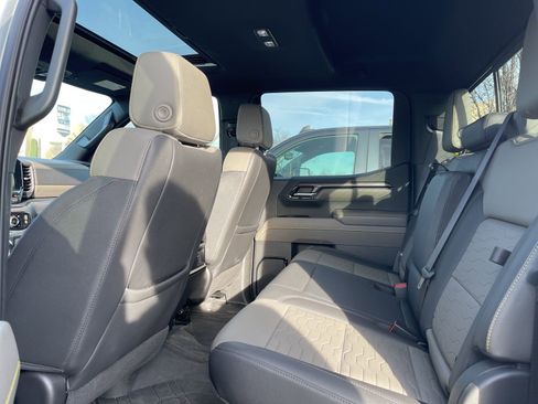 Certified 2023 Chevrolet Silverado 1500 ZR2 w/ Technology Package image 4