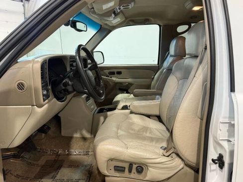 Used 2002 Chevrolet Suburban 2500 LT AWD/4WD image 12