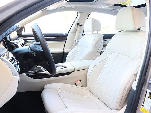 Used 2016 BMW 740i RWD image 11