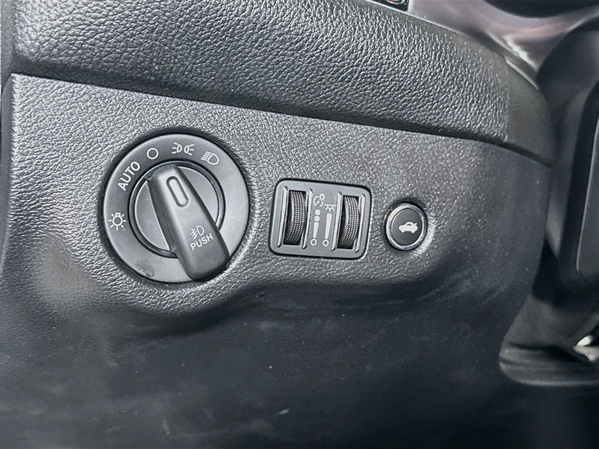 Used 2019 Dodge Challenger GT w/ Blacktop Package AWD/4WD image 11