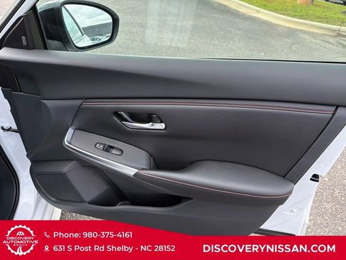 Certified 2025 Nissan Sentra SR FWD image 36