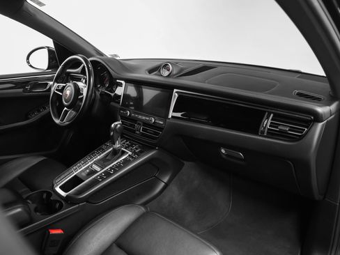 Certified 2020 Porsche Macan AWD/4WD image 21