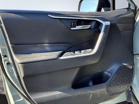 Used 2019 Toyota RAV4 XLE image 20