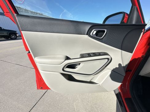 Used 2020 Kia Soul S image 20