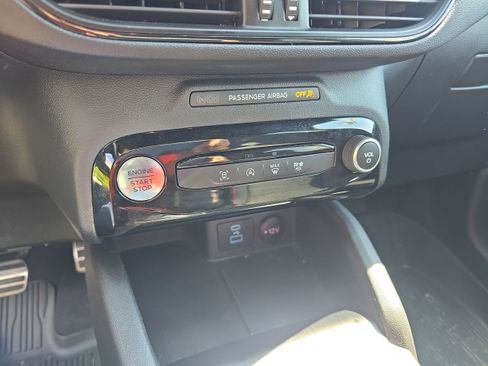 Used 2023 Ford Escape ST-Line w/ Tech Pack #1 AWD/4WD image 13