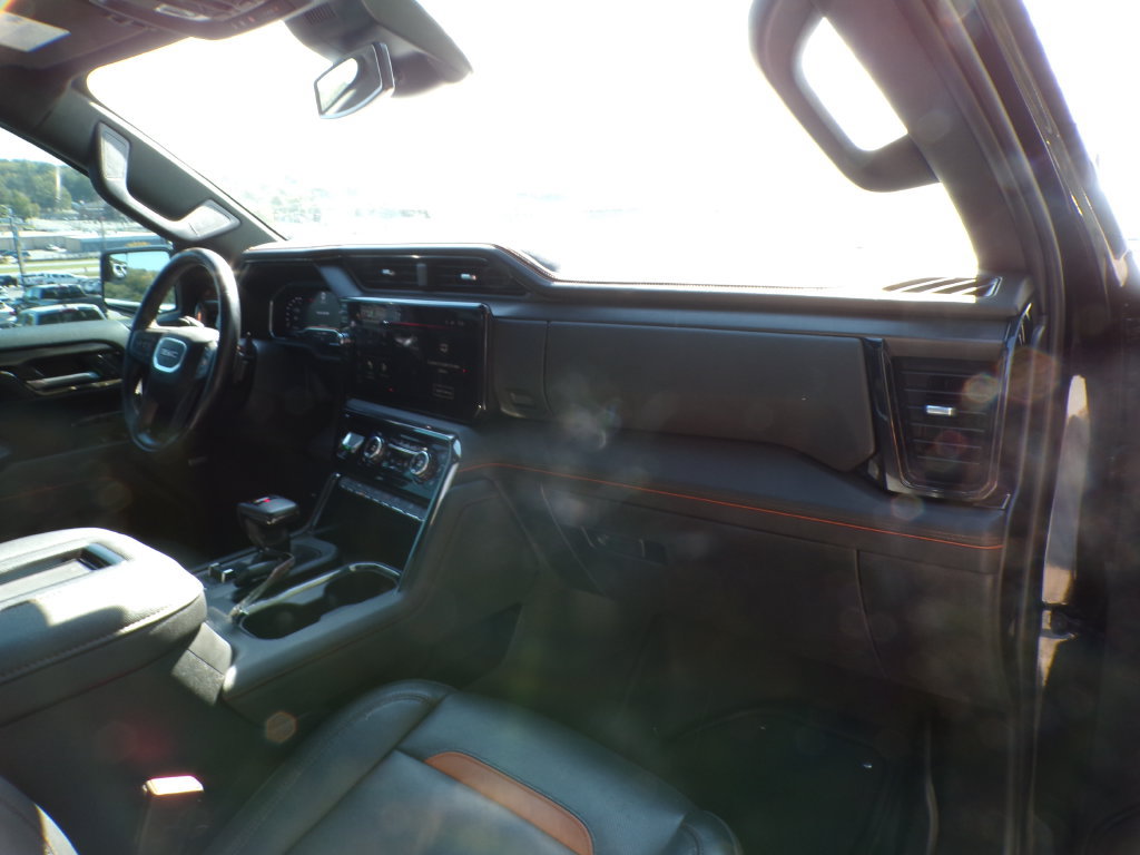 Used 2022 GMC Sierra 1500 AT4 w/ AT4 Preferred Package AWD/4WD image 14